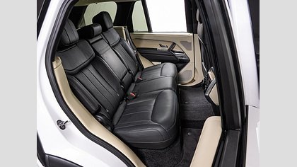 Range Rover 44