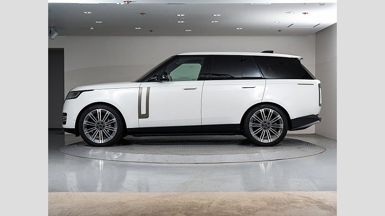 2024 認定中古車 Land Rover Range Rover オストゥーニパールホワイト（お取り扱いの有無については正規ディーラーにお問い合わせください） D300 AWD MHEV（AT） スタンダードホイールベース HSE