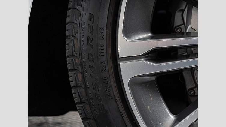 2024 認定中古車 Land Rover Range Rover オストゥーニパールホワイト（お取り扱いの有無については正規ディーラーにお問い合わせください） D300 AWD MHEV（AT） スタンダードホイールベース HSE