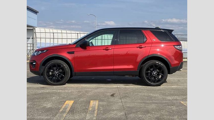 2017 認定中古車 Land Rover Discovery Sport Firenze Red 2.0 litre i4D Diesel 7人乗り フロントシートヒーター＆クーラー リヤシートヒーター ステアリングホイールヒーター 19インチスタイル5021グロスブラックホイール MERIDIANサラウンドサウンドシステム プライバシーガラス ブラックパック