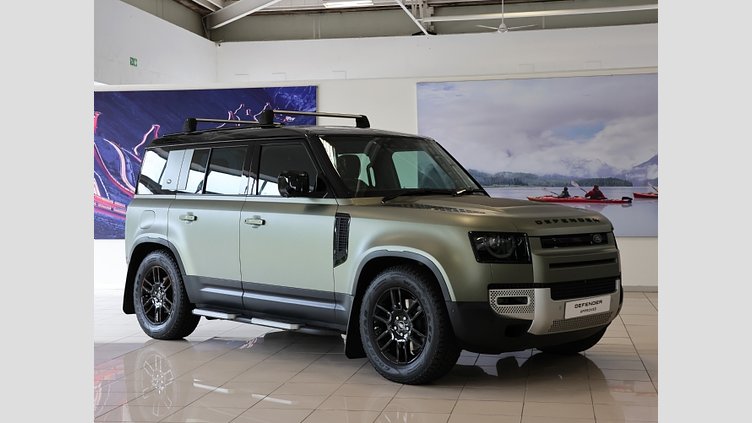 2024 Approved Land Rover Defender 110 Pangea Green Balance of 5 Year/100 000 km's Maintenance plan from inception date. 

**FULL BRAND NEW MATT WRAP***

Electronic Air Suspension, Interior Mirror Smart View,Daytime Running Lamps, Water Wading Aid, Blind Spot Assist, Forward  2024 Land Rover Defender 110 D250 SE