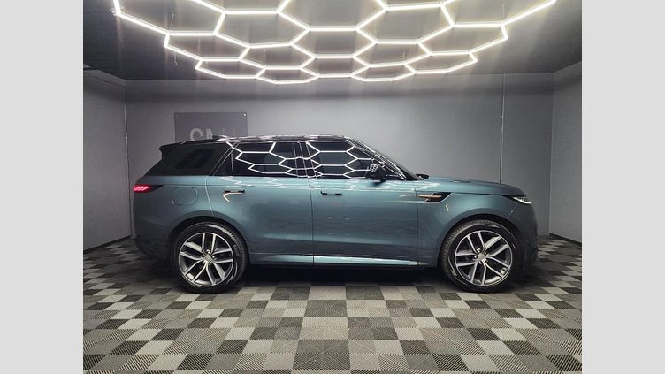 2023 Approved Land Rover Range Rover Sport Giola Green Soft close doors
electric deployable tow bar
heated steering wheel
Pivi Pro Connected
Android Auto
Apple CarPlay
Rear media entertainment
LED headlights 3.0D DYNAMIC HSE (D350)