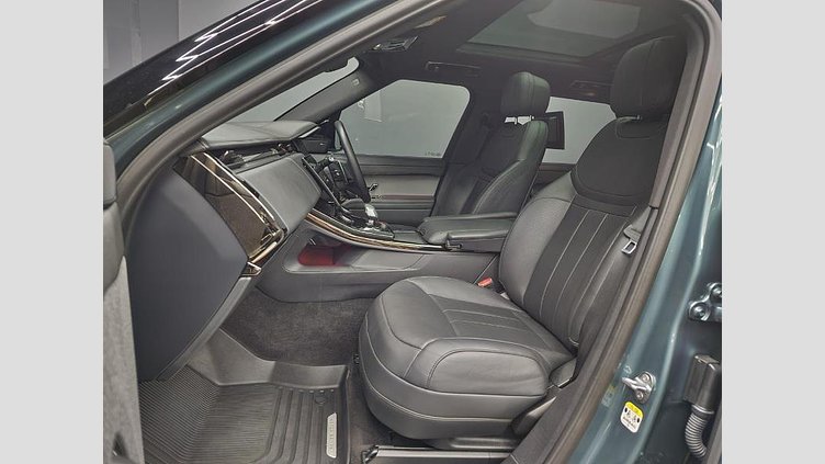 2023 Approved Land Rover Range Rover Sport Giola Green Soft close doors
electric deployable tow bar
heated steering wheel
Pivi Pro Connected
Android Auto
Apple CarPlay
Rear media entertainment
LED headlights 3.0D DYNAMIC HSE (D350)