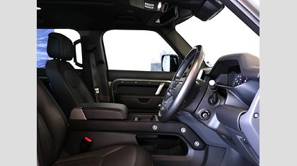 Defender 110 3