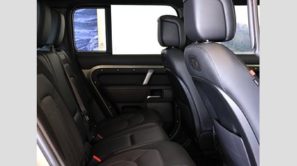 Defender 110 4