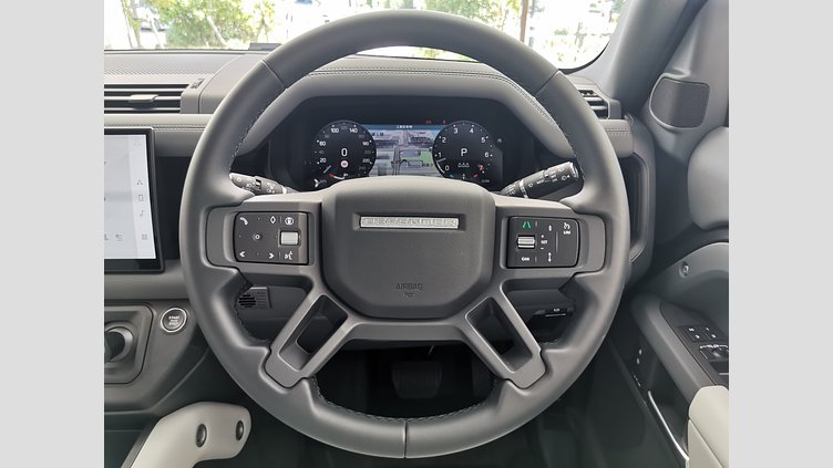 2024 認定中古車 Land Rover Defender 110 カルパチアングレイ P300 ガソリン X-Dynamic SE