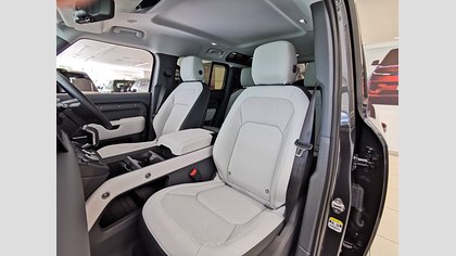 Defender 110 2