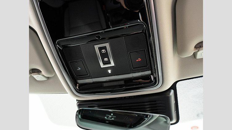 2024 認定中古車 Land Rover Range Rover Velar ハクバシルバー P400eプラグインハイブリッド（ガソリン） スタンダードホイールベース Dynamic SE