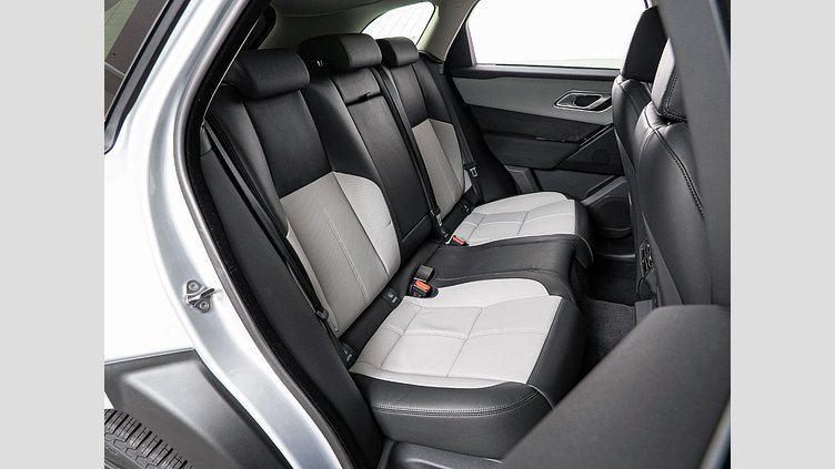 2024 認定中古車 Land Rover Range Rover Velar ハクバシルバー P400eプラグインハイブリッド（ガソリン） スタンダードホイールベース Dynamic SE
