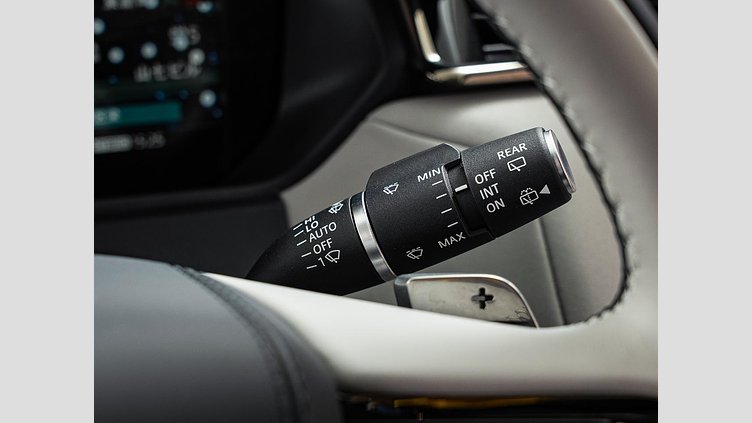 2024 認定中古車 Land Rover Range Rover Velar ハクバシルバー P400eプラグインハイブリッド（ガソリン） スタンダードホイールベース Dynamic SE