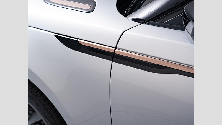 2024 認定中古車 Land Rover Range Rover Velar ハクバシルバー P400eプラグインハイブリッド（ガソリン） スタンダードホイールベース Dynamic SE