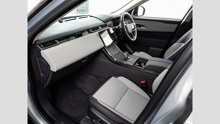 2024 認定中古車 Land Rover Range Rover Velar ハクバシルバー P400eプラグインハイブリッド（ガソリン） スタンダードホイールベース Dynamic SE