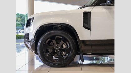 Defender 110 8