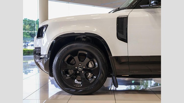 2024 New Land Rover Defender 110 Fuji White D300 D300 X-Dynamic HSE