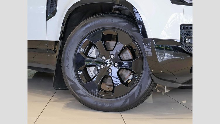 2024 New Land Rover Defender 110 Fuji White D300 D300 X-Dynamic HSE