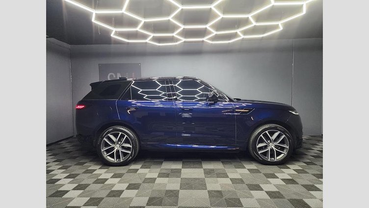 2023 Approved Land Rover Range Rover Sport Portofino Blue electric deployable tow bar
soft close doors
smash-and-grab protection
heated and ventilated electric seats with front memory
heated steering wheel
panoramic sliding sunroof
Meridian Sound System
rear media entertainment
wireless charging D350 Dynamic HSE
