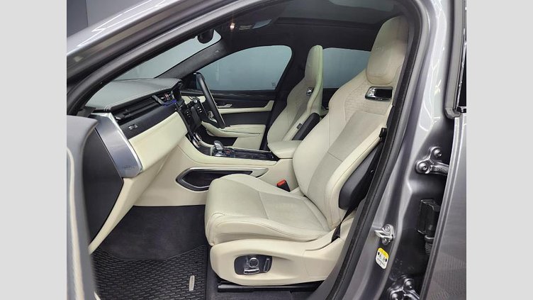 2024 Approved Jaguar F-Pace Eiger Grey Convenience Pack
Comfort Pack
Four-Zone Climate Control
Cabin Air Purification 
Heated Steering Wheel
Heated and Cooled Electric Driver and Passenger Memory Performance Front Seats
3D Surround Camera
Park Assist
Head-Up Display D300 AWD R-Dynamic HSE