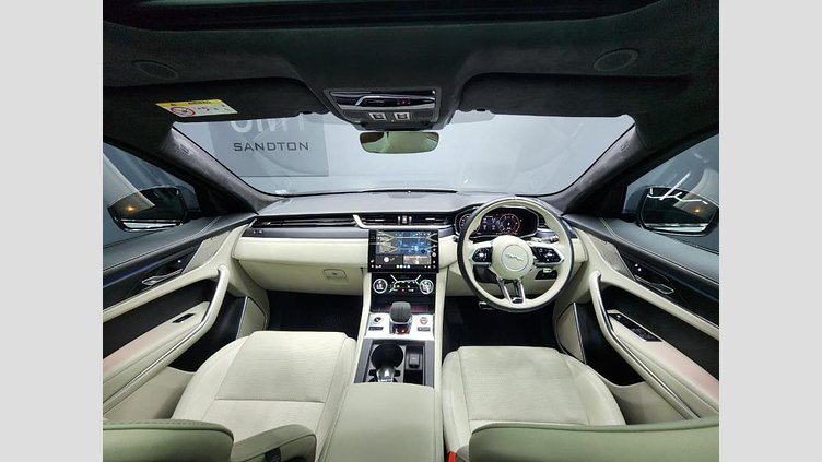 2024 Approved Jaguar F-Pace Eiger Grey Convenience Pack
Comfort Pack
Four-Zone Climate Control
Cabin Air Purification 
Heated Steering Wheel
Heated and Cooled Electric Driver and Passenger Memory Performance Front Seats
3D Surround Camera
Park Assist
Head-Up Display D300 AWD R-Dynamic HSE
