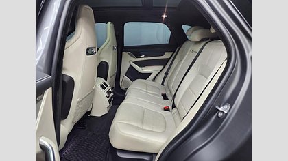 F-Pace 9