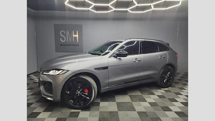 2024 Approved Jaguar F-Pace Eiger Grey Head-Up Display, Black Pack, panoramic sliding sunroof, Alcantara roof headlining, and 360-degree surround cameras, Meridian Surround Sound System, electrically deployable tow bar, red brake calipers,  D300 AWD R-Dynamic HSE