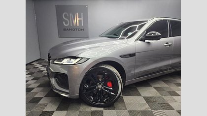 F-Pace 1