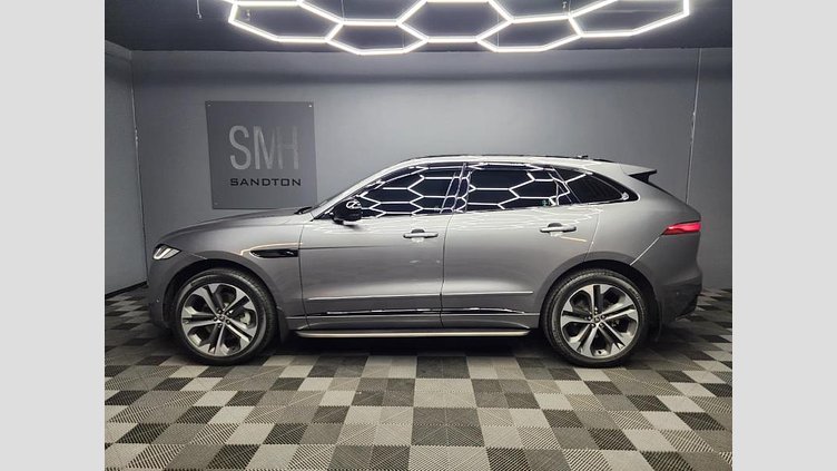 2025 Approved Jaguar F-Pace Eiger Grey Black Pack, delivering bold presence and dynamic performance. Luxury meets technology with the Fitted side steps, Convenience Pack, Comfort Pack, and Four-Zone Climate Control enhanced by Air Quality Sensor  D300 AWD R-Dynamic HSE