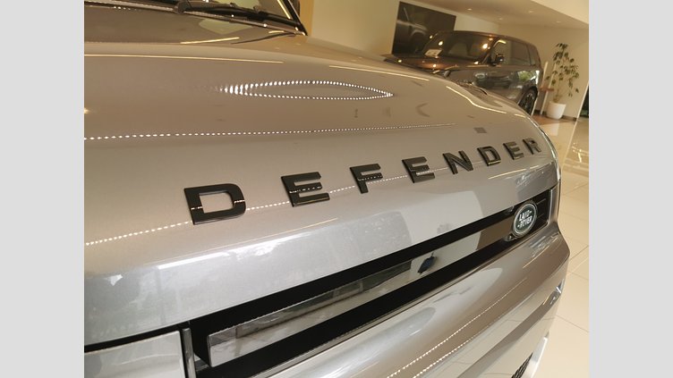 2023 認定中古車 Land Rover Defender 110 アイガーグレイ D300 AWD（AT） S