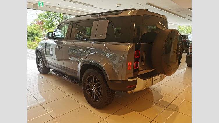 2023 認定中古車 Land Rover Defender 110 アイガーグレイ D300 AWD（AT） S