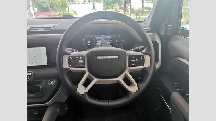 2023 認定中古車 Land Rover Defender 110 アイガーグレイ D300 AWD（AT） S
