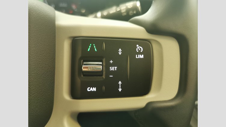 2023 認定中古車 Land Rover Defender 110 アイガーグレイ D300 AWD（AT） S