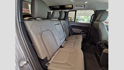 Defender 110 4