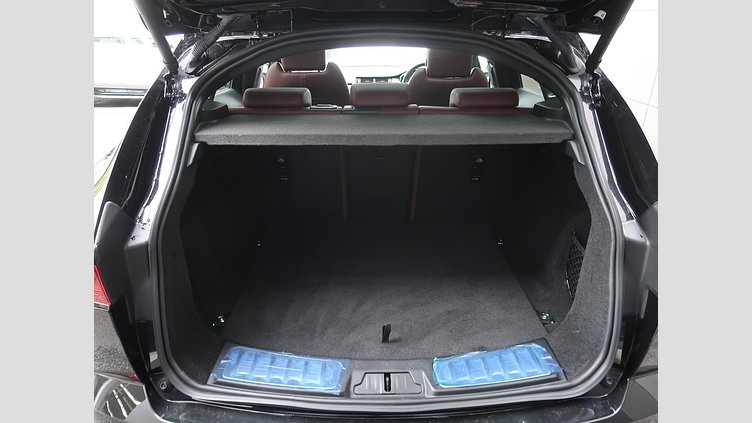 2023 認定中古車 Jaguar E-Pace サントリーニブラック P250 AWD（オートマチック） R-DYNAMIC SE