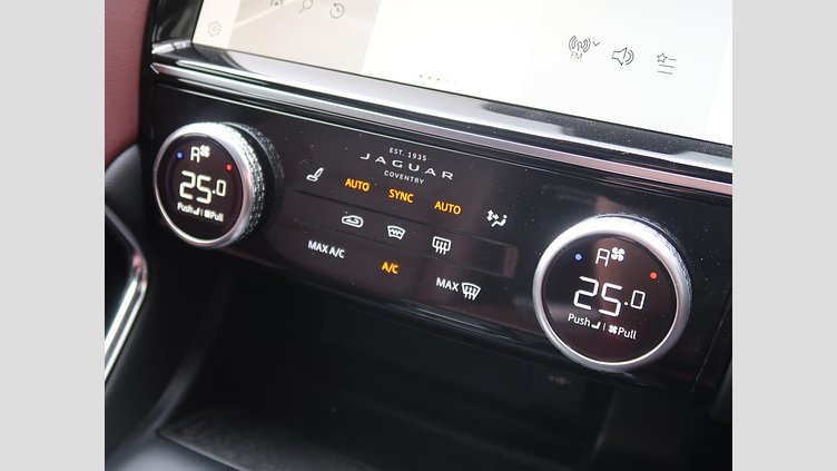 2023 認定中古車 Jaguar E-Pace サントリーニブラック P250 AWD（オートマチック） R-DYNAMIC SE