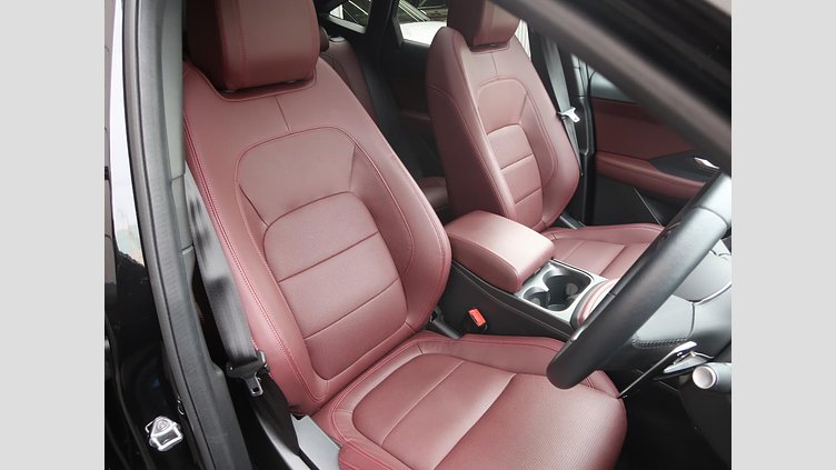 2023 認定中古車 Jaguar E-Pace サントリーニブラック P250 AWD（オートマチック） R-DYNAMIC SE