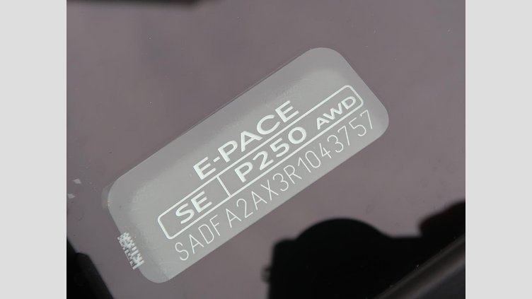 2023 認定中古車 Jaguar E-Pace サントリーニブラック P250 AWD（オートマチック） R-DYNAMIC SE
