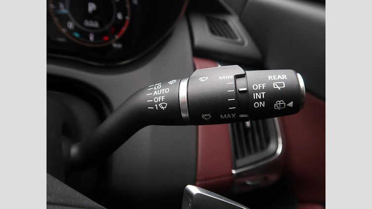 2023 認定中古車 Jaguar E-Pace サントリーニブラック P250 AWD（オートマチック） R-DYNAMIC SE