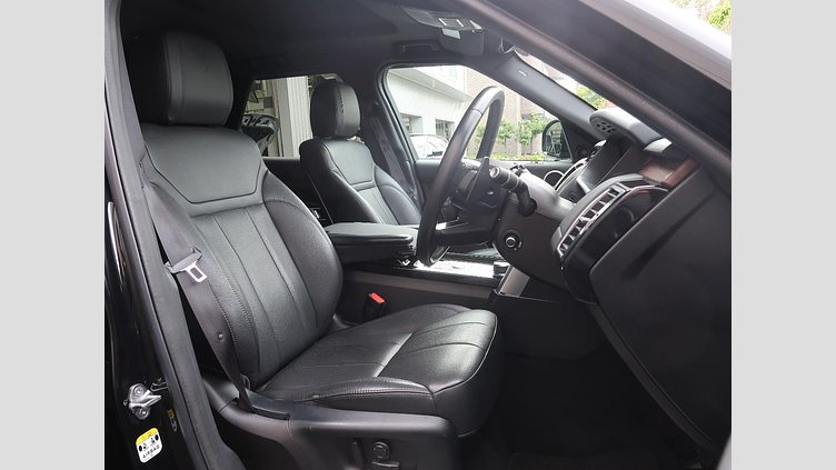 2018 認定中古車 Land Rover Discovery Santorini Black 3.0 V6 Dsl Mono Turbo Std Flow HSE