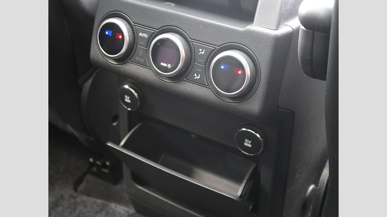 2018 認定中古車 Land Rover Discovery Santorini Black 3.0 V6 Dsl Mono Turbo Std Flow HSE