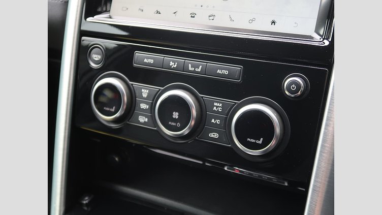 2018 認定中古車 Land Rover Discovery Santorini Black 3.0 V6 Dsl Mono Turbo Std Flow HSE