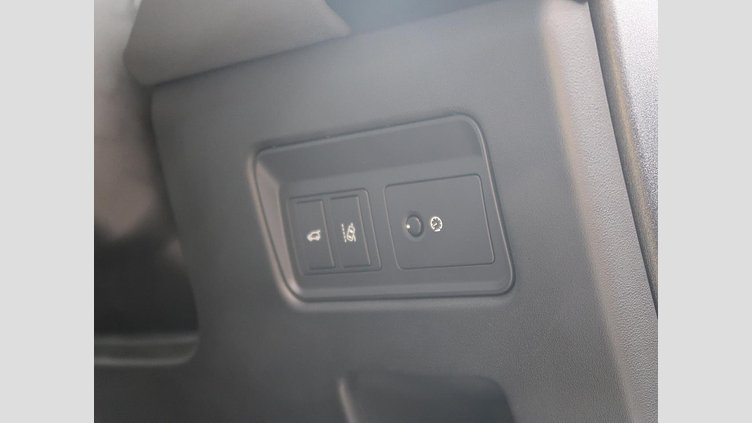 2018 認定中古車 Land Rover Discovery Santorini Black 3.0 V6 Dsl Mono Turbo Std Flow HSE