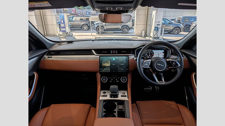 2024 認定中古車 Jaguar F-Pace フジホワイト P250 AWD（オートマチック） R-DYNAMIC SE