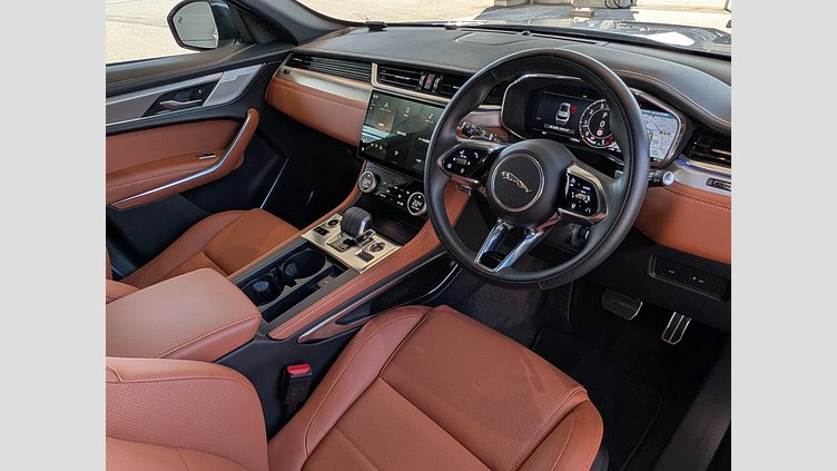 2024 認定中古車 Jaguar F-Pace フジホワイト P250 AWD（オートマチック） R-DYNAMIC SE