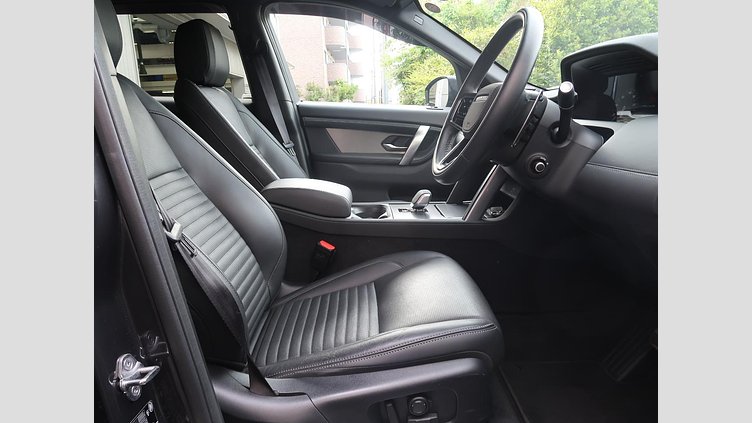 2024 認定中古車 Land Rover Discovery Sport カルパチアングレイ プラグインハイブリッド（ガソリン） 標準ホイール Dynamic HSE