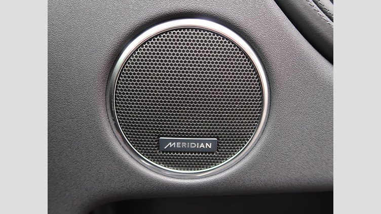 2024 認定中古車 Land Rover Discovery Sport カルパチアングレイ プラグインハイブリッド（ガソリン） 標準ホイール Dynamic HSE
