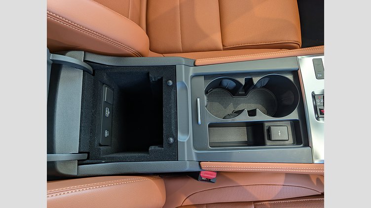 2024 認定中古車 Jaguar F-Pace フジホワイト P250 AWD（オートマチック） R-DYNAMIC SE