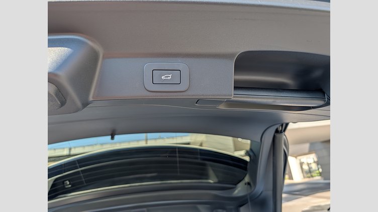 2024 認定中古車 Jaguar F-Pace フジホワイト P250 AWD（オートマチック） R-DYNAMIC SE