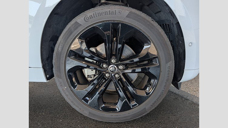 2024 認定中古車 Jaguar F-Pace フジホワイト P250 AWD（オートマチック） R-DYNAMIC SE