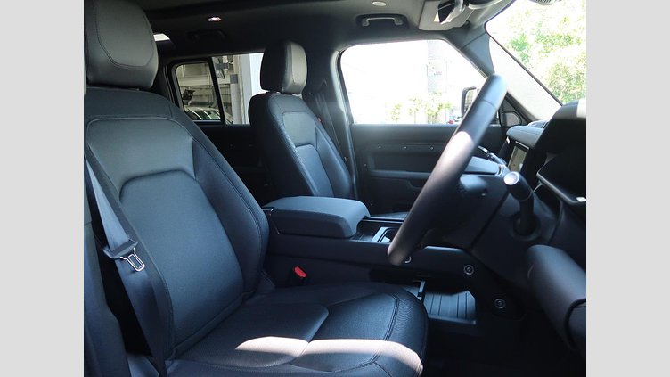 2023 認定中古車 Land Rover Defender 110 カルパチアングレイ D300 AWD（AT） X-DYNAMIC SE