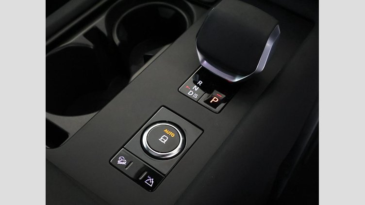2024 Approved Land Rover Discovery Fuji White D350 D350 Dynamic SE