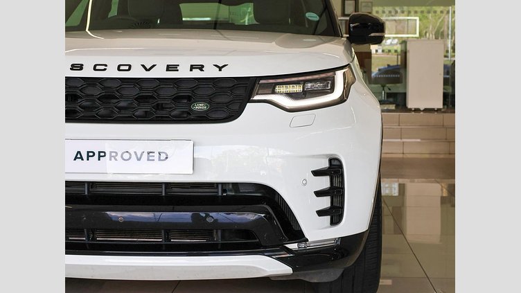 2024 Approved Land Rover Discovery Fuji White D350 D350 Dynamic SE